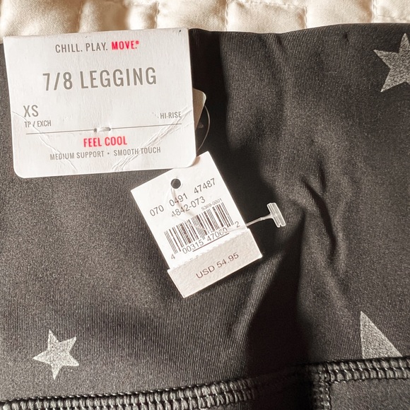 Aerie Chill Play Move Black Star Medium Support Leggings Size XS - Picture 7 of 7